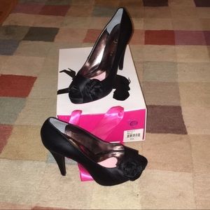 🖤 Satin Pumps 👠